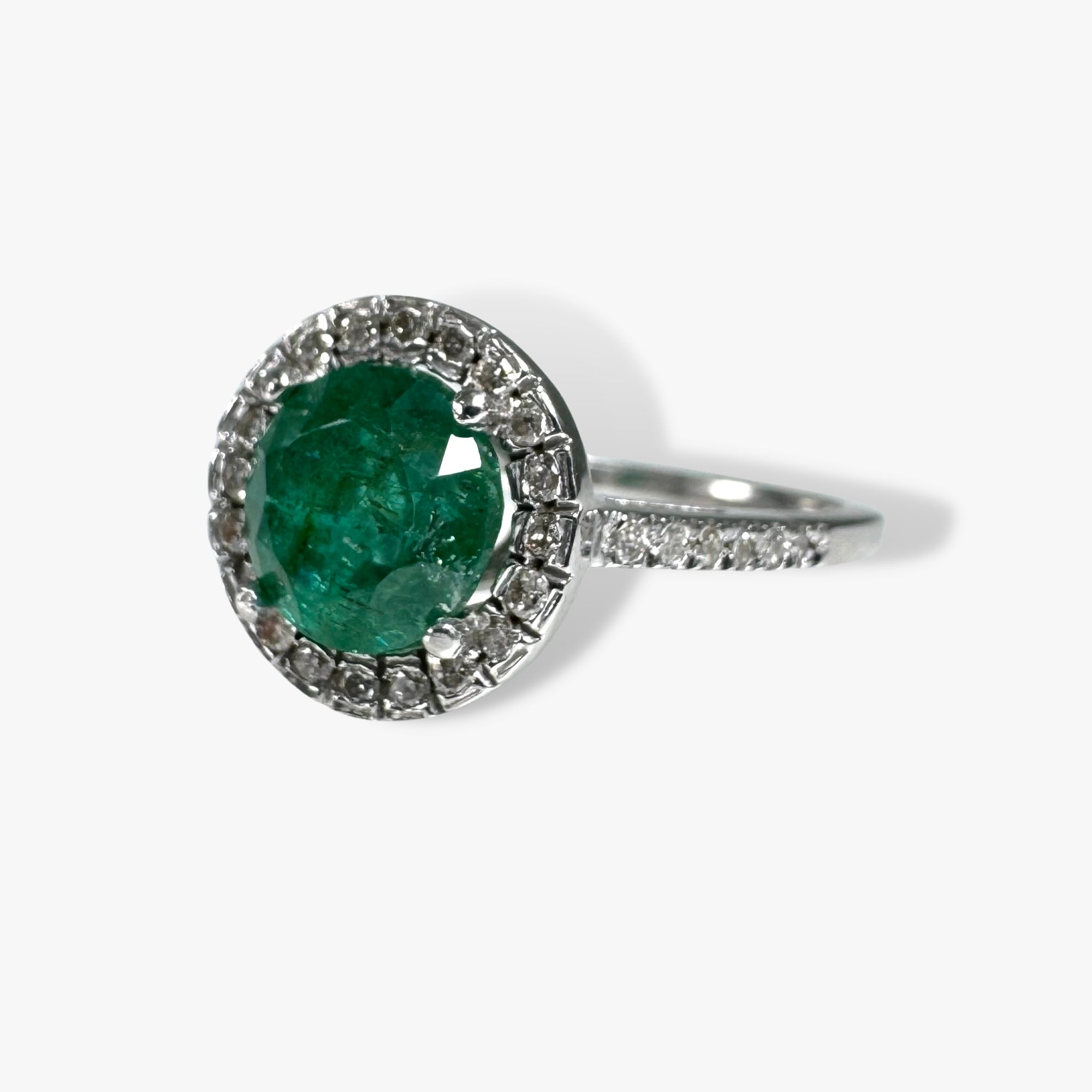 14k White Gold Round Cut Emerald Diamond Halo Ring Side View