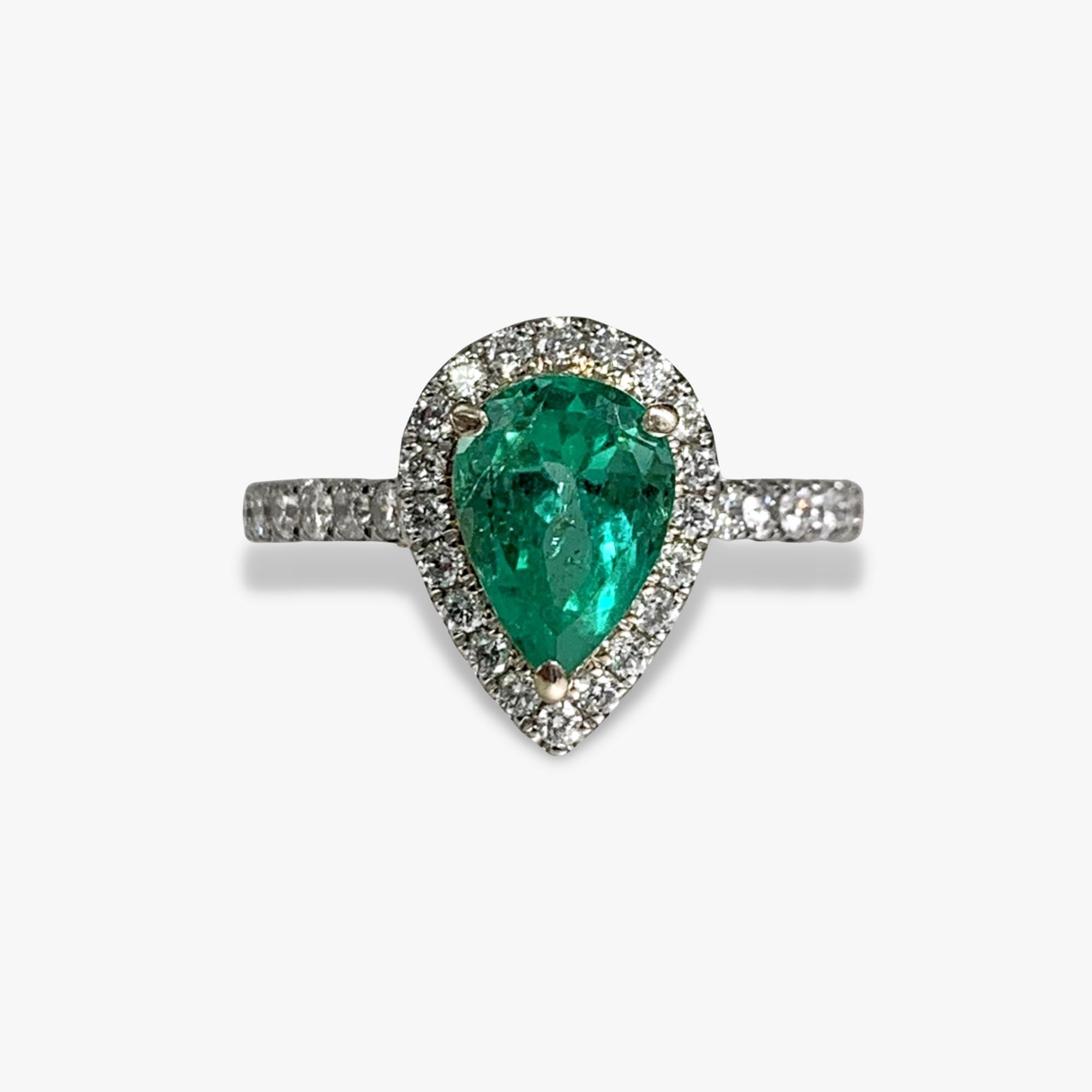 18k White Gold Pear-Shaped Emerald Diamond Halo Ring