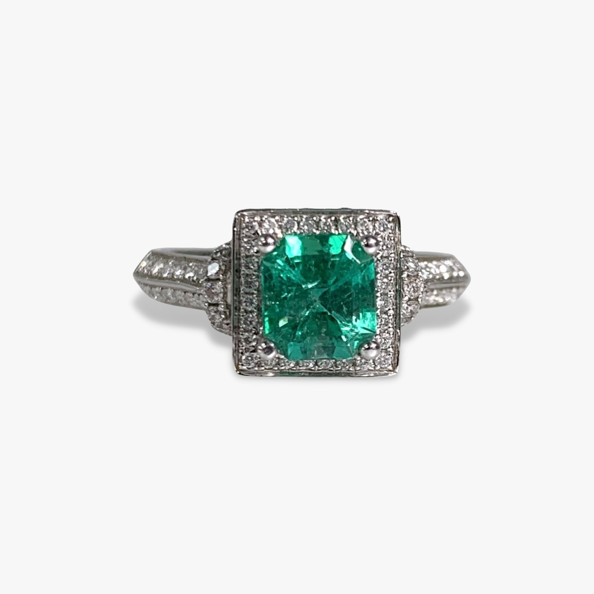 18k White Gold Square-Shaped Emerald Diamond Halo Ring