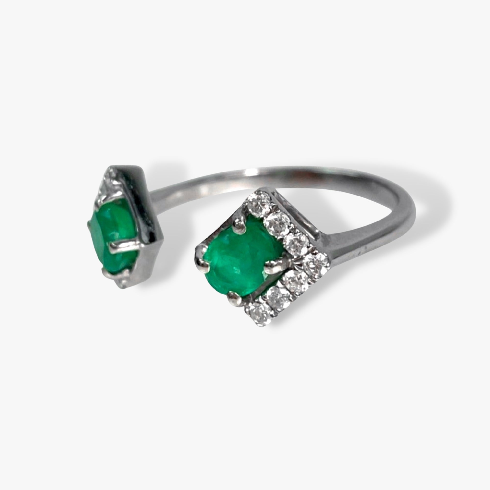 14k White Gold Oval Emerald and Diamond Toi et Moi Ring Side View