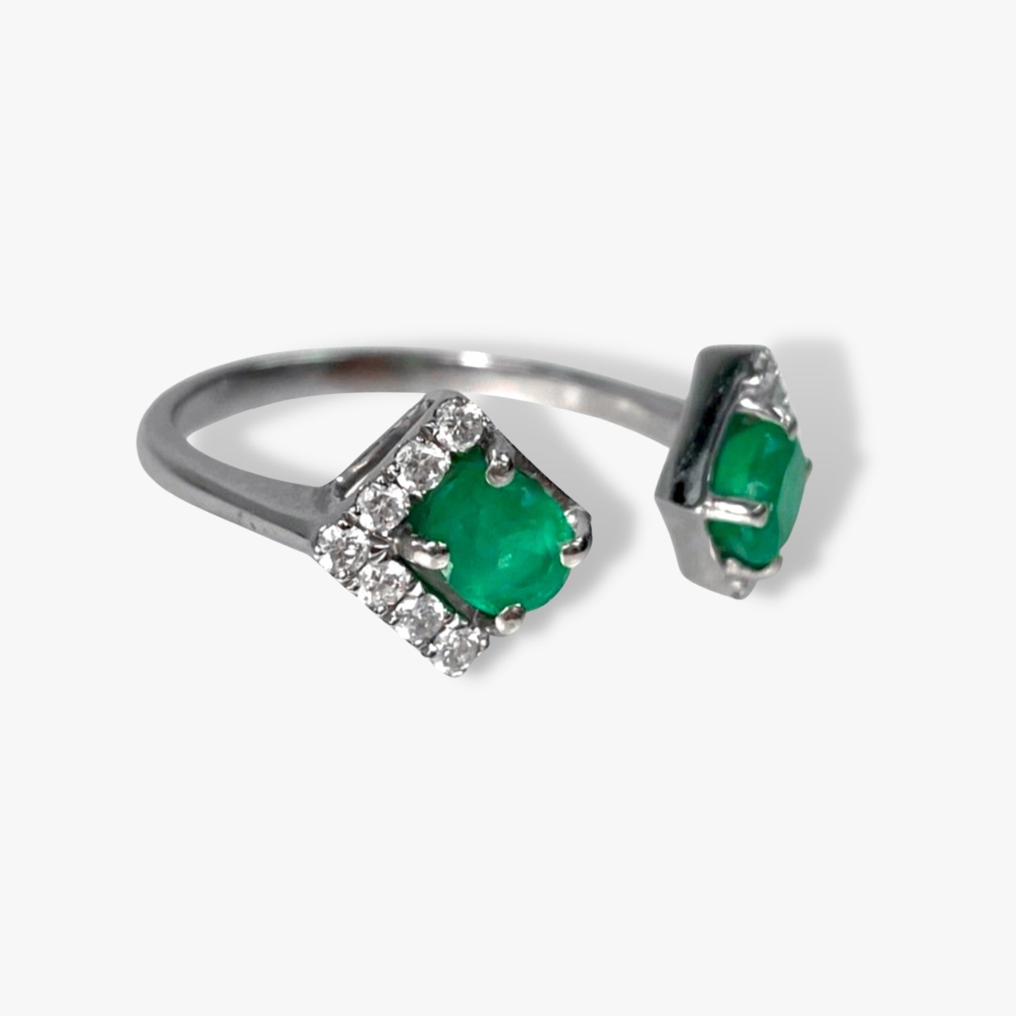 14k White Gold Oval Emerald and Diamond Toi et Moi Ring Side View