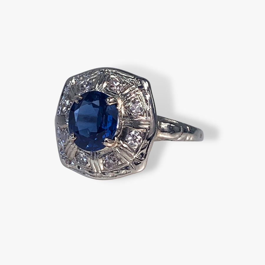 14k White Gold Round Blue and White Sapphire Vintage Ring Side View