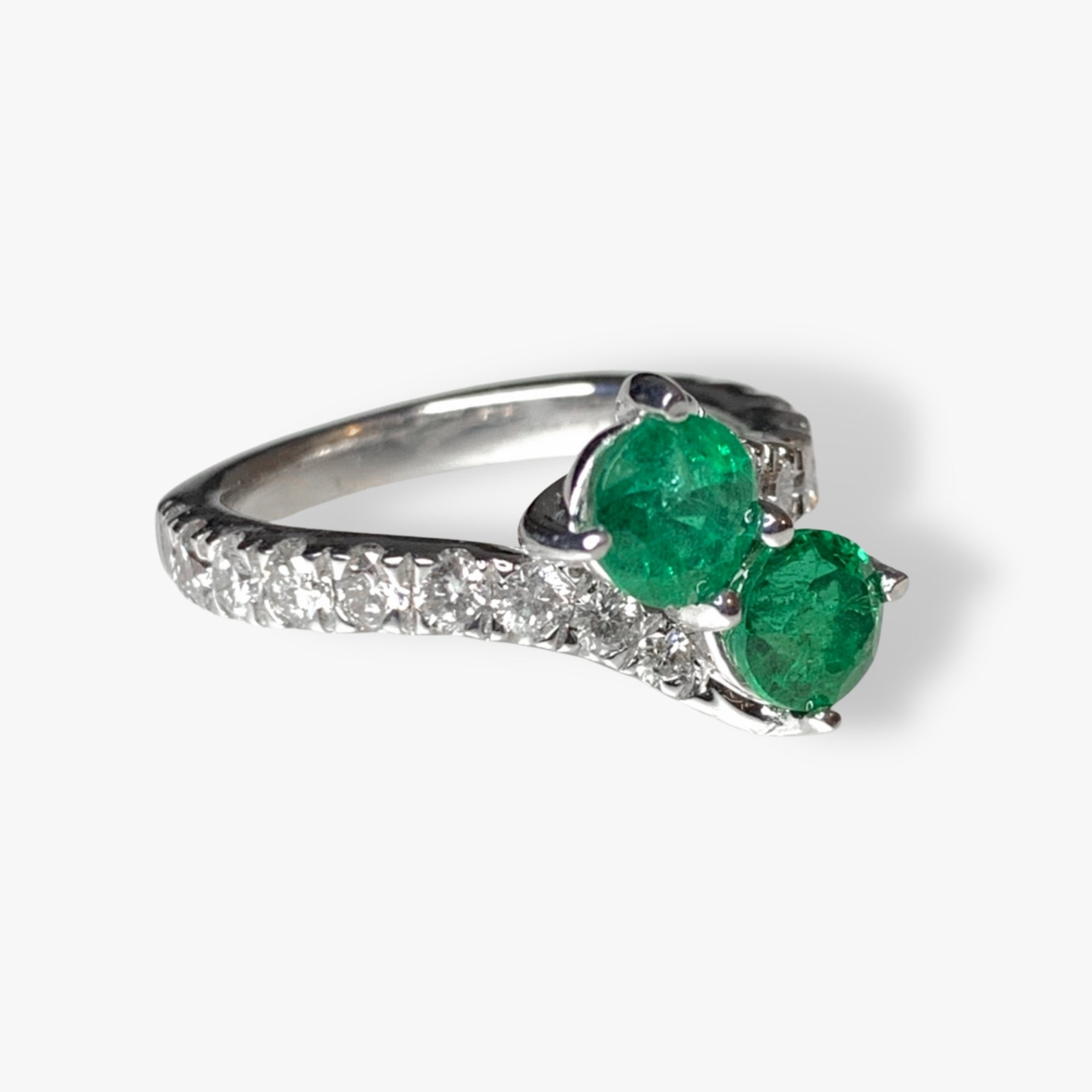 14k White Gold Round Emerald and Diamond Toi et Moi Ring Side View