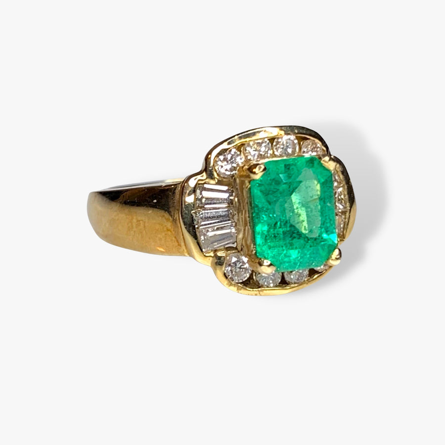 14k Yellow Gold Colombian Emerald and Diamond Vintage Ring Side View