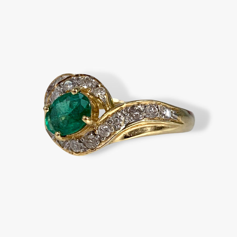 14k Yellow Gold Oval Emerald and Round Diamond Vintage Ring Side View