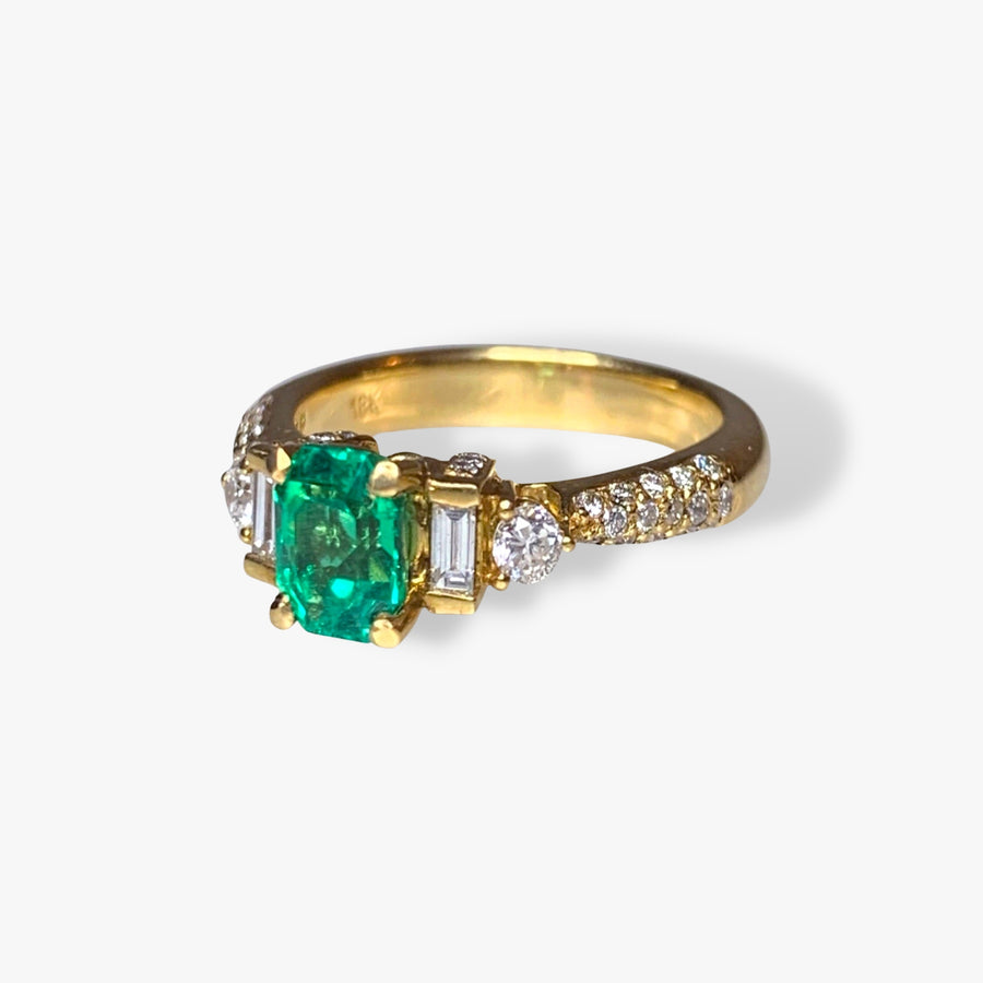 18K Yellow Gold Colombian Emerald and Diamond Ring Side View