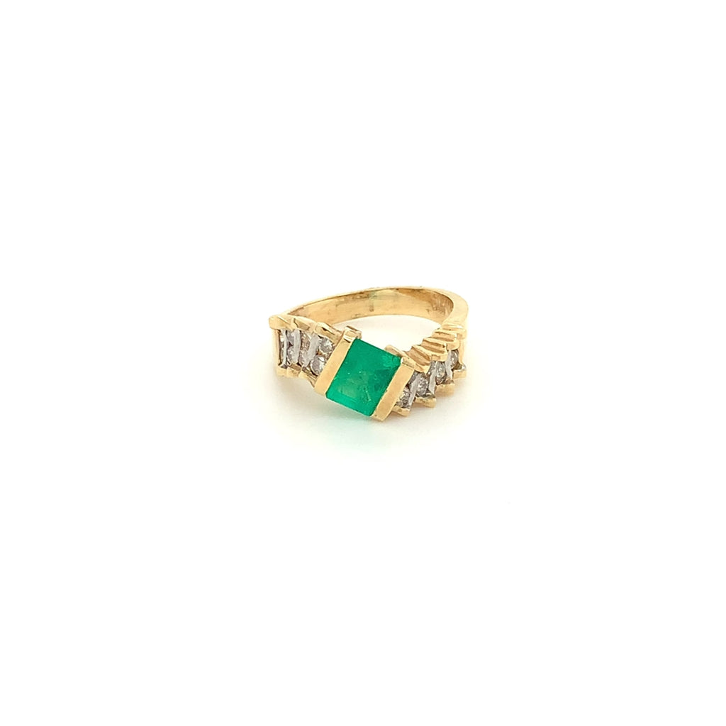 14k Yellow Gold Emerald and Round Diamond Step-Down Vintage Ring