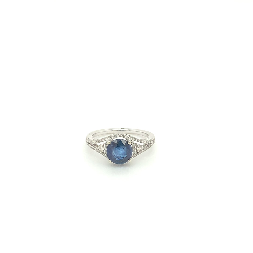 14k White Gold Round Blue Sapphire Diamond Pavé Split Shank Ring